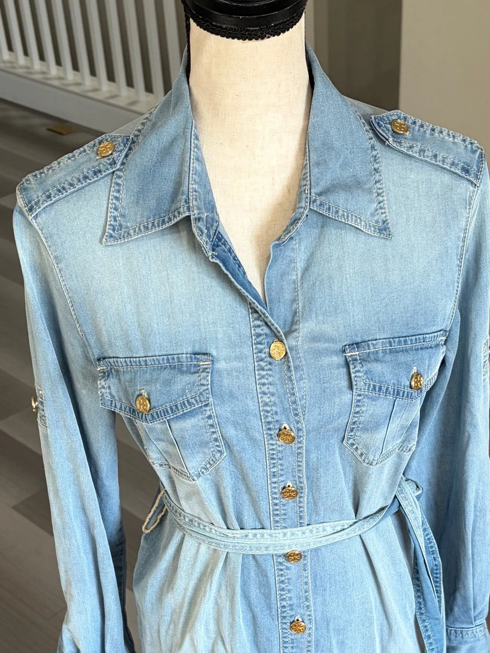 ✨Tory Burch EUC Brigitte Blue Chambray Belted Shirt Dress w Gold Logo Buttons 💛